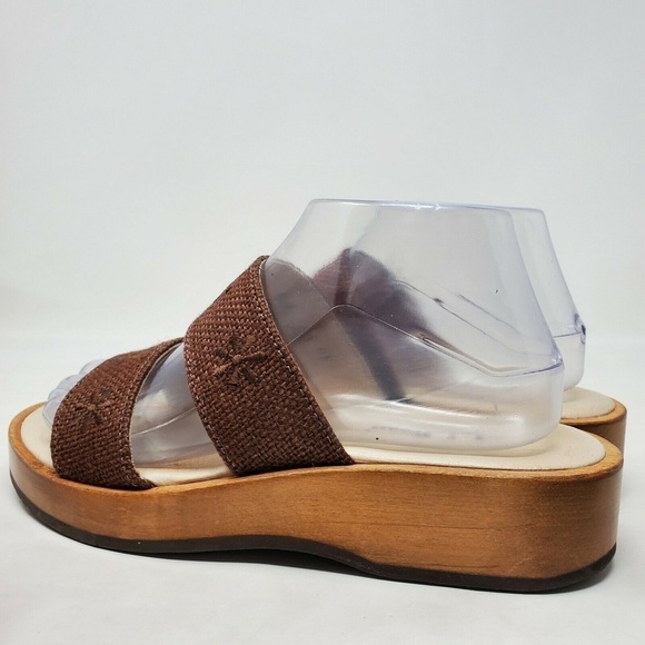 LL BEAN Leather Strappy Slip On Sandal Brown Weave - Picture 7 of 10